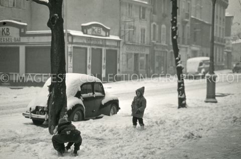 Jeux d'enfants dans la neige (Nancy)