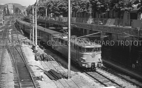 Train entrant en gare (Nancy)