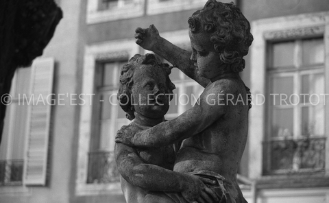 Groupe sculpté place de la Carrière (Nancy)