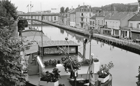 Péniches à quai (Nancy)