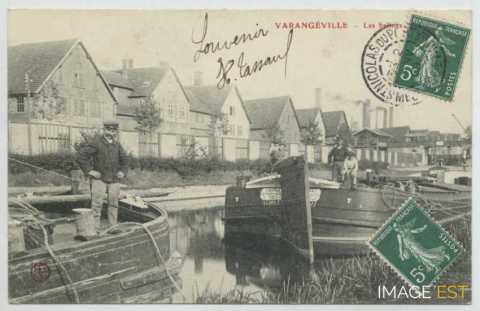 Péniches près des salines (Varangéville)