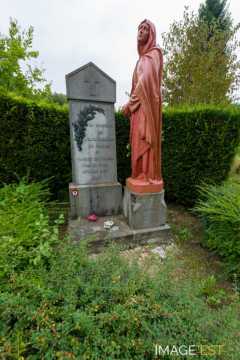 Stèle en souvenir des deux soldats français (Lachalade)