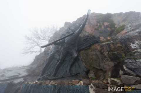 Monument du Hartmannswillerkopf (Wattwiller)