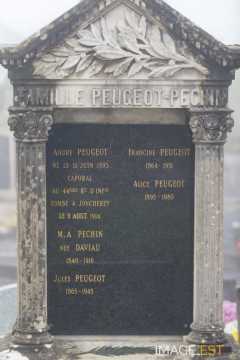 Plaque funéraire à André Peugeot (Étupes)
