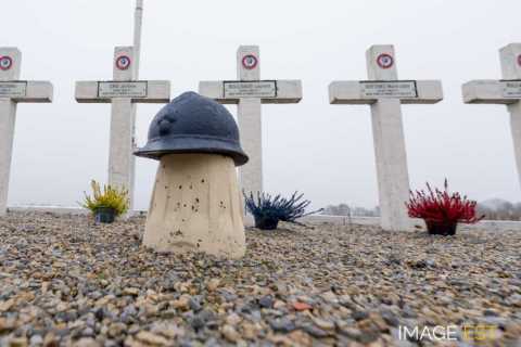 Cimetie?re militaire franc?ais (Chavannes-les-Grands)