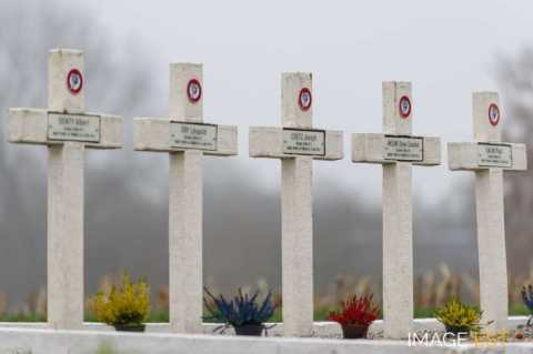 Cimetie?re militaire franc?ais (Chavannes-les-Grands)