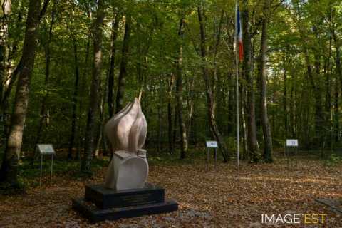 Fosse d'Alain Fournier et de ses compagnons (Saint-Rémy-la-Calonne)