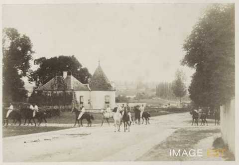 Groupe de cavaliers (Haroué)