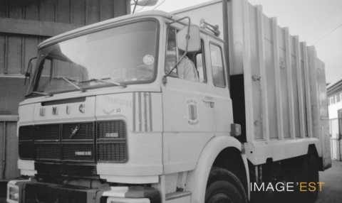 Camion de ramassage d'ordures (Maxéville)