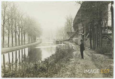 Canal de la Marne au Rhin (Maxéville)