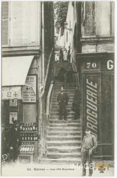 Les 144 marches (Sèvres)