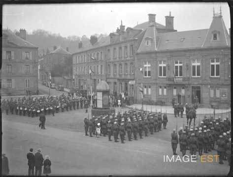 Revue des troupes (Montmédy)
