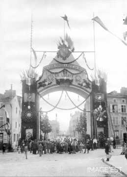 Arc monumental de la Maison Ch. Legris (Nancy)