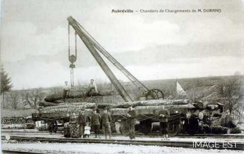Chargement de grumes (Aubréville)