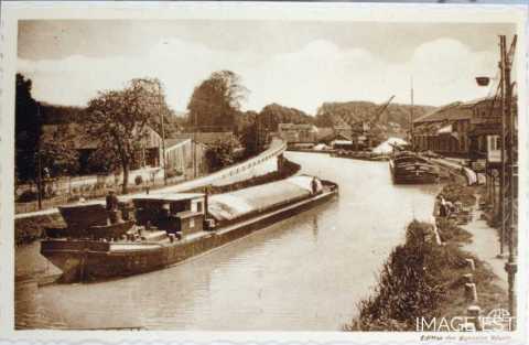 Péniche (Bar-le-Duc)