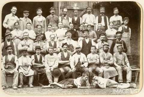 Ouvriers et ouvrières d'un atelier (Lunéville)