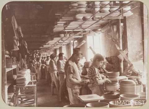 Atelier des mouleurs de la faïencerie Keller & Guérin (Lunéville)