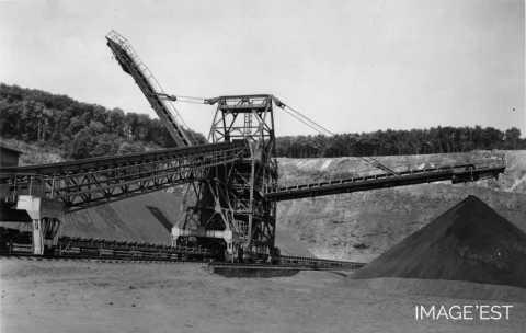 Mise en tas du minerai (Réhon)