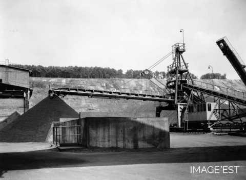 Mise en tas du minerai (Réhon)
