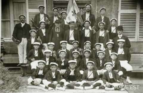 Jeunes de la clique de la Réhonnaise (Réhon)