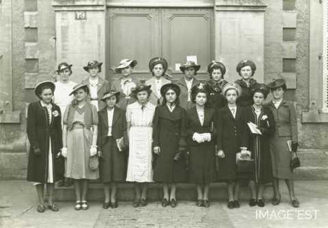 Eleves de l'école ménagère (Réhon)