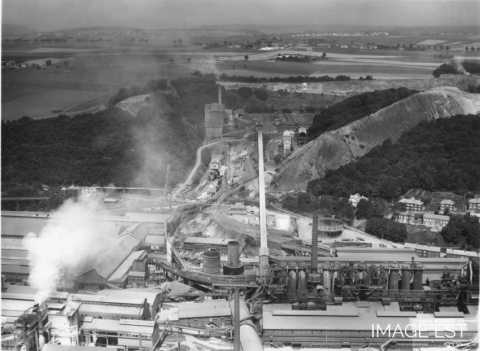 Vue de l'usine de la Providence (Réhon) en 1978