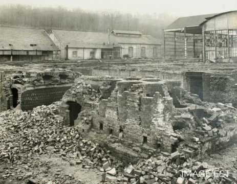 Destructions à l'usine de la Providence (Réhon)