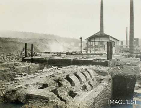 Destructions à l'usine de la Providence (Réhon)