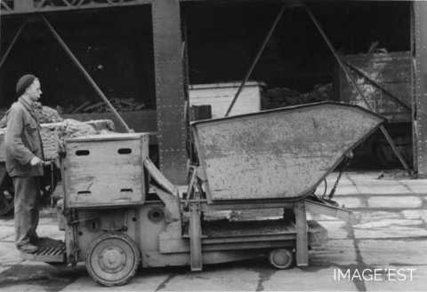 Transport de minerai à la Providence (Réhon)