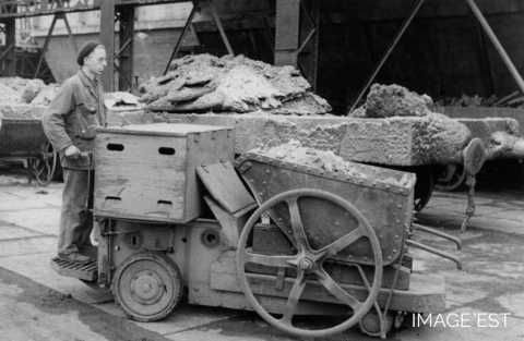 Transport de minerai pour un haut fourneau (Réhon)