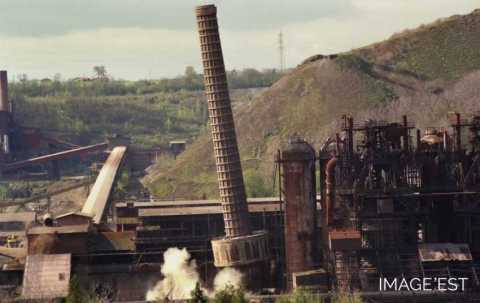 Dynamitage d'une cheminée (Réhon)