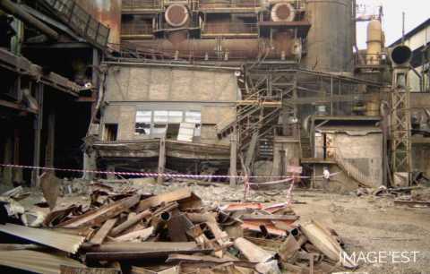 Cabine de conduite du haut fourneau n°7 détruite (Réhon)
