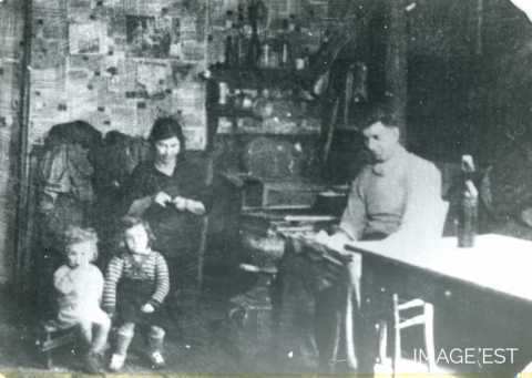 Baraque en bois (Réhon)