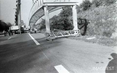 Pose d'une passerelle (Villers-lès-Nancy)