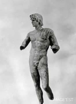 Restauration de la statue de l'Éphèbe (Jarville-la-Malgrange)