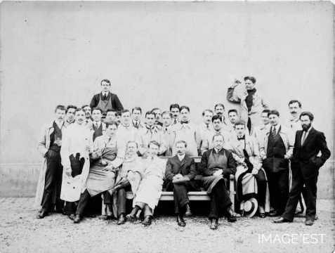 Groupe d'étudiants en chimie (?)