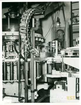Soutireuse-sertisseuse  de l'entreprise Ferembal (Limoges)