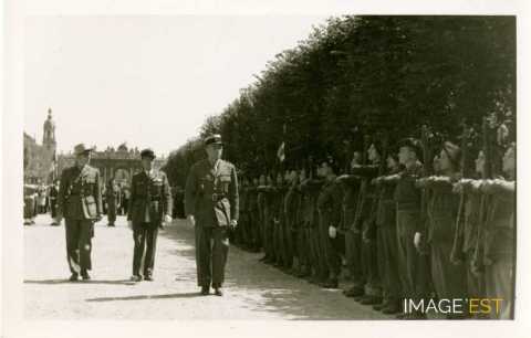 Revue de troupes (Nancy)