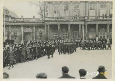 Défilé de troupes (Nancy)
