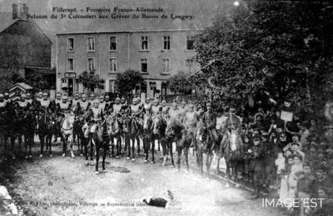 Peloton du 3e Cuirassiers aux grèves de Longwy en 1905 (Villerupt)