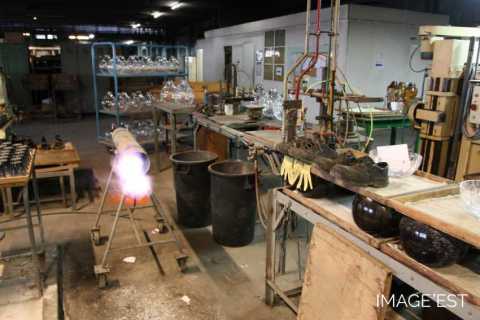 Atelier de finition des verres (Portieux)