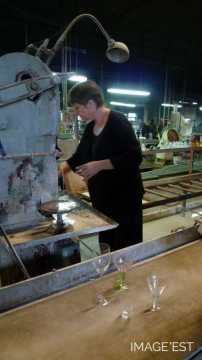 Polisseuse en action (Portieux)