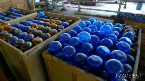 Caraffes bleues (Portieux)