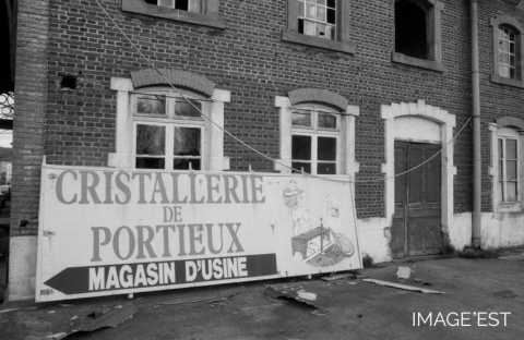 Pancarte du magasin d'usine (Portieux)