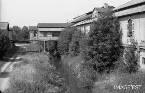 Façafe de la grande halle (Portieux)