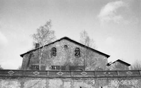 Façade de l'ancienne halle (Portieux)