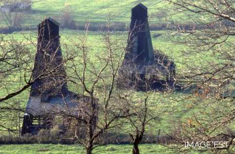 Chevalements de puits de saumure (Varangéville)