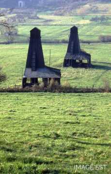 Chevalements de puits de saumure (Varangéville)