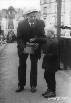 Collecte d'argent (1963)