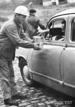Collecte d'argent (1963)